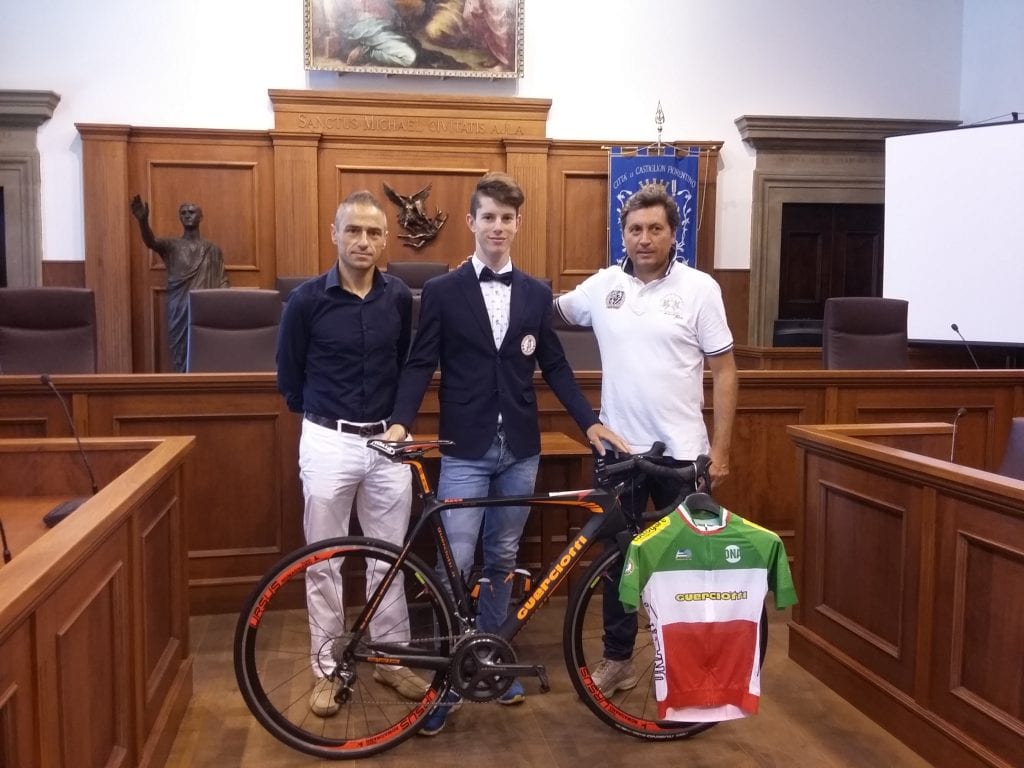Alessio Acco, campione italiano di ciclismo juniores, ricevuto in Comune